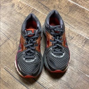 Brooks GTS 17 road running shoe